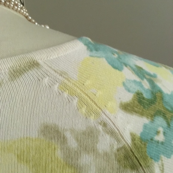 Petites: Floral Pull Over Sweater - Picture 5 of 7